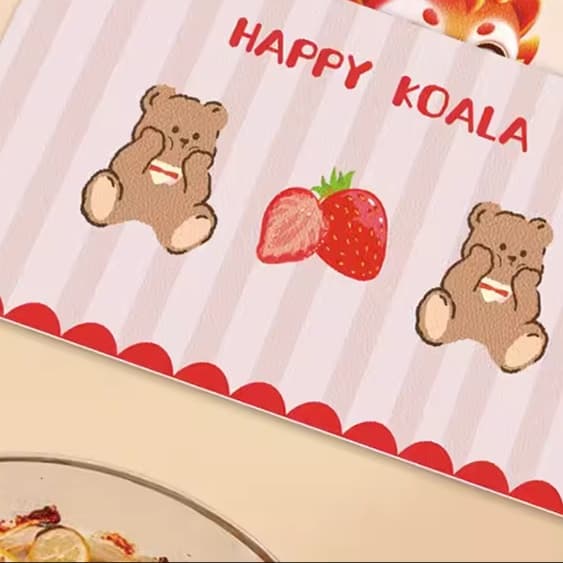 ランチョンマット幸せ運ぶ可愛い動物達【イチゴとコアラ】