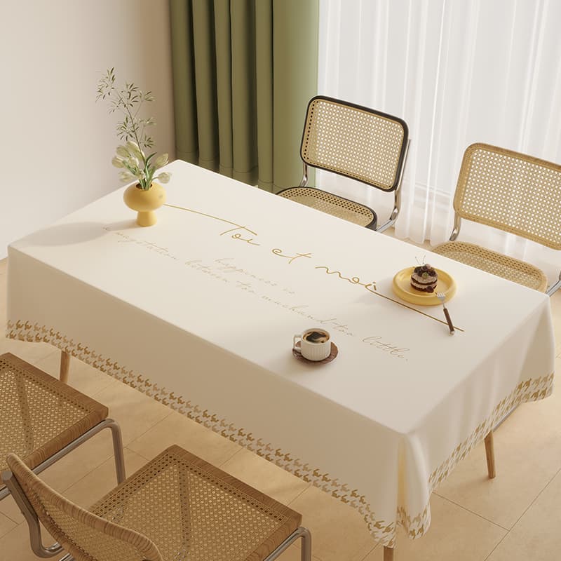 ランチョンマット エレガントな季節の装い テーブルクロス