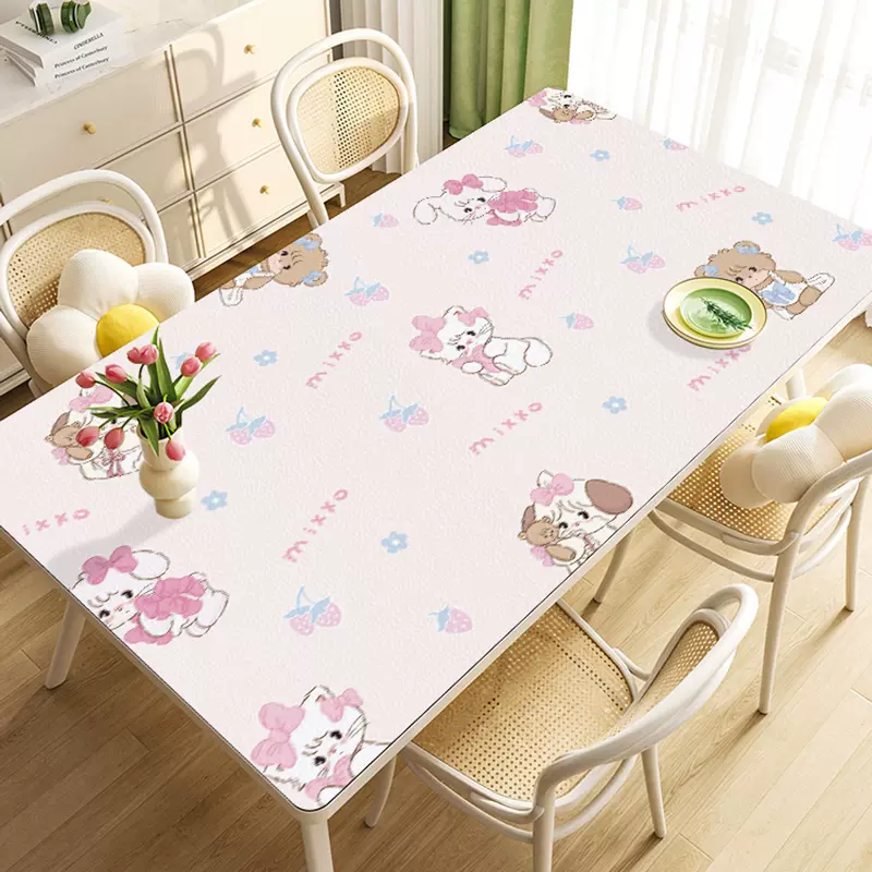 ランチョンマット かわいい熊うさちゃんシリーズ・合皮・防水、防油 【ピンクのくまちゃん】