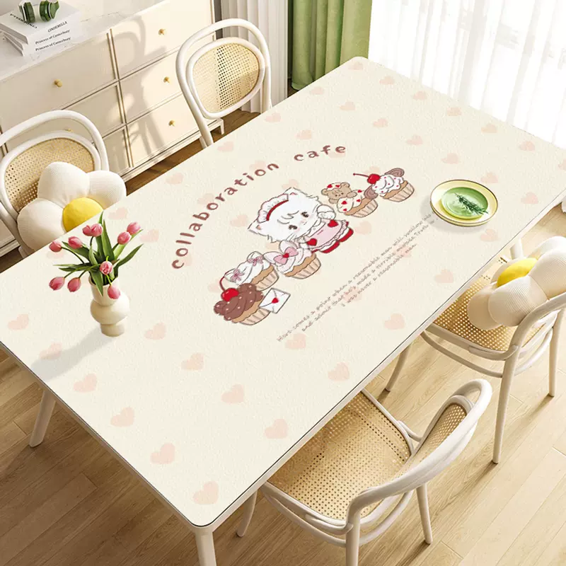 ランチョンマット かわいい熊うさちゃんシリーズ・合皮・防水、防油 【カップケーキ】