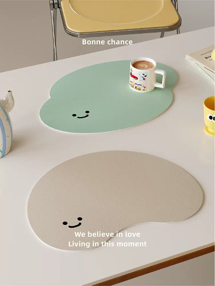 ランチョンマット・ スマイリークラウドさん【ライトブルー】