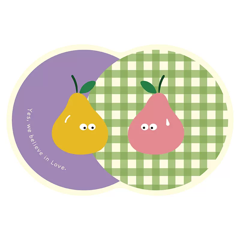 紫と緑の洋ナシたち