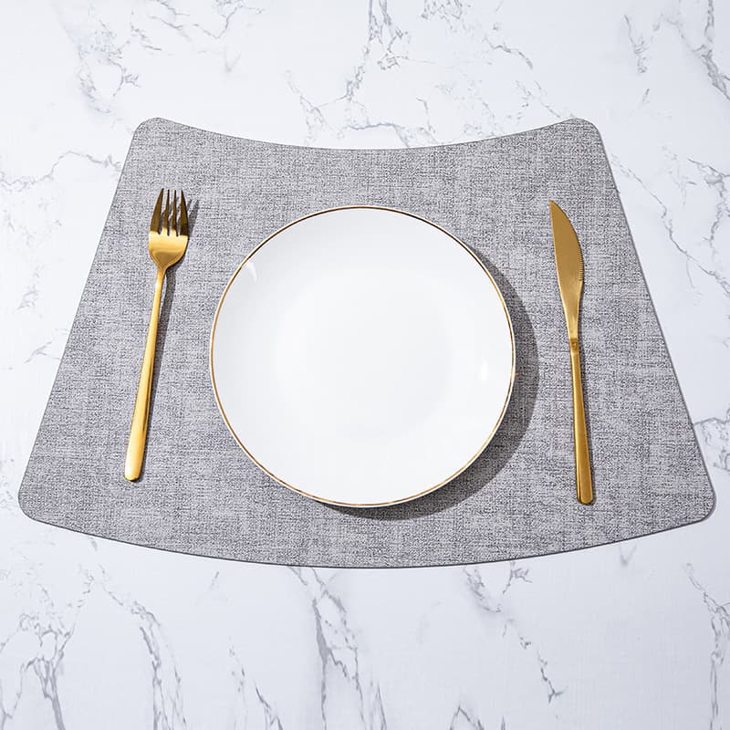 高級感溢れる合皮製・スエード調・ランチョンマット