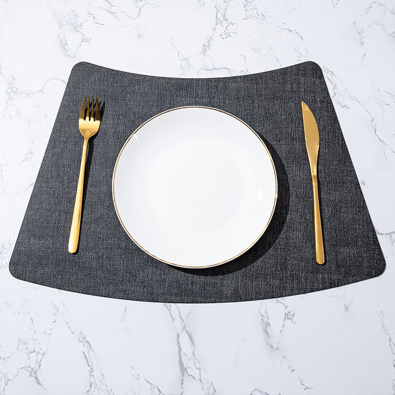 高級感溢れる合皮製・スエード調・ランチョンマット