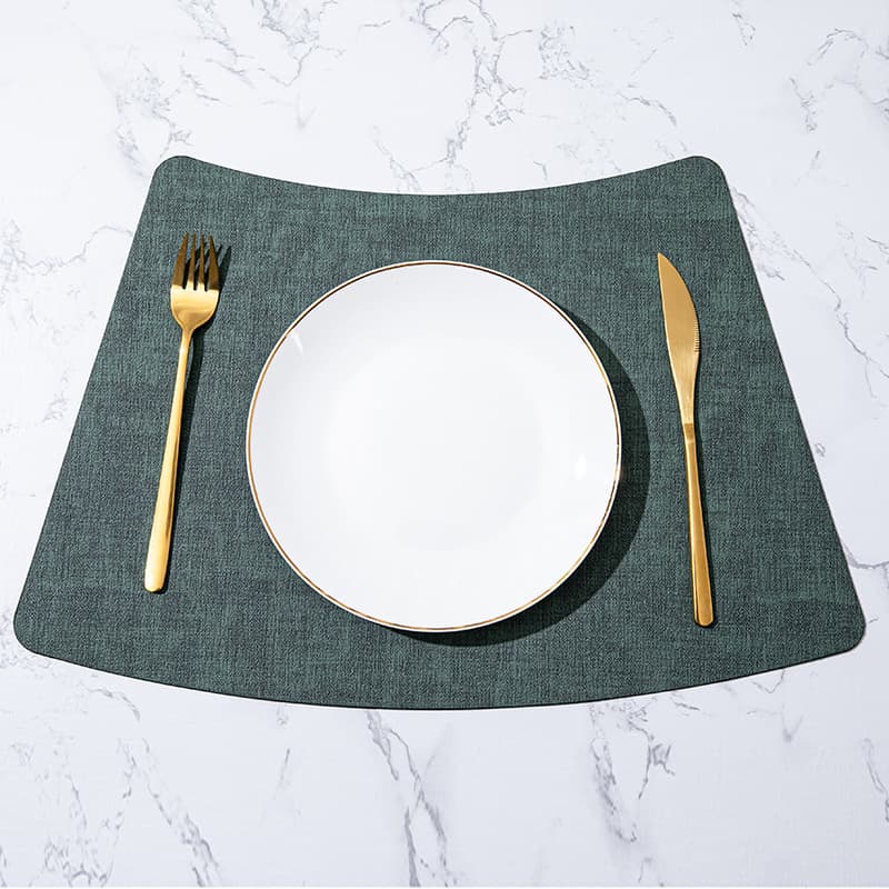 高級感溢れる合皮製・スエード調・ランチョンマット