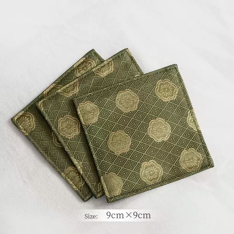 ランチョンマット 和柄プリント布製コースター ３枚セット 着物生地風 【ボタン柄】