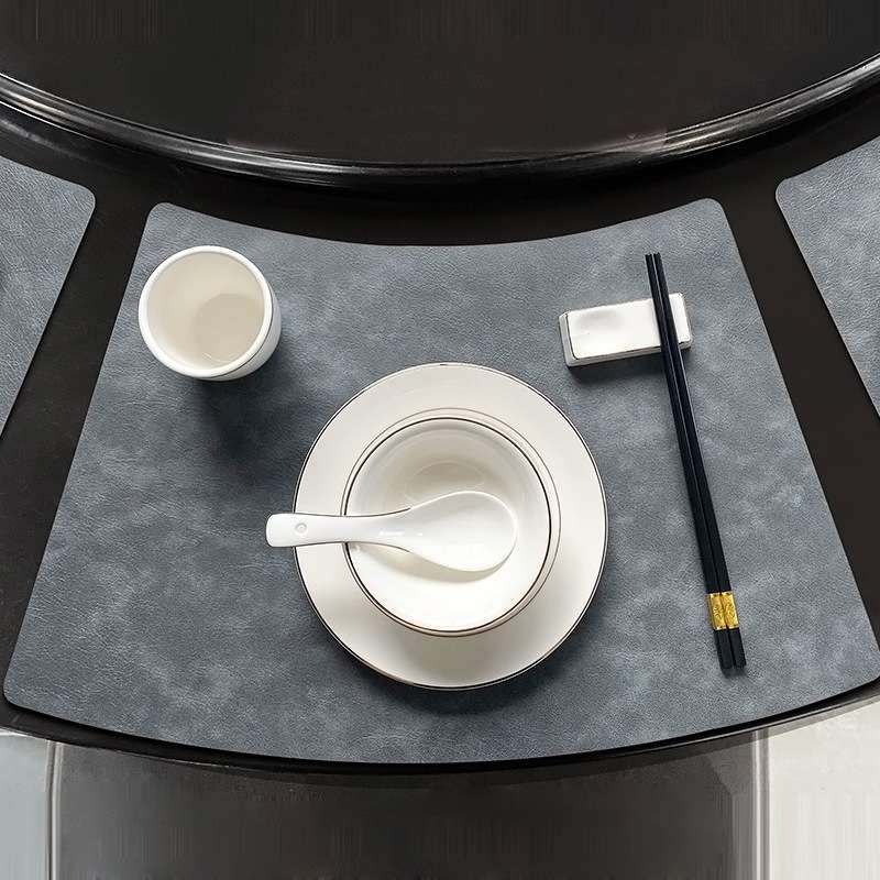 ランチョンマット モダン円形・無地・合皮製・プレースマット