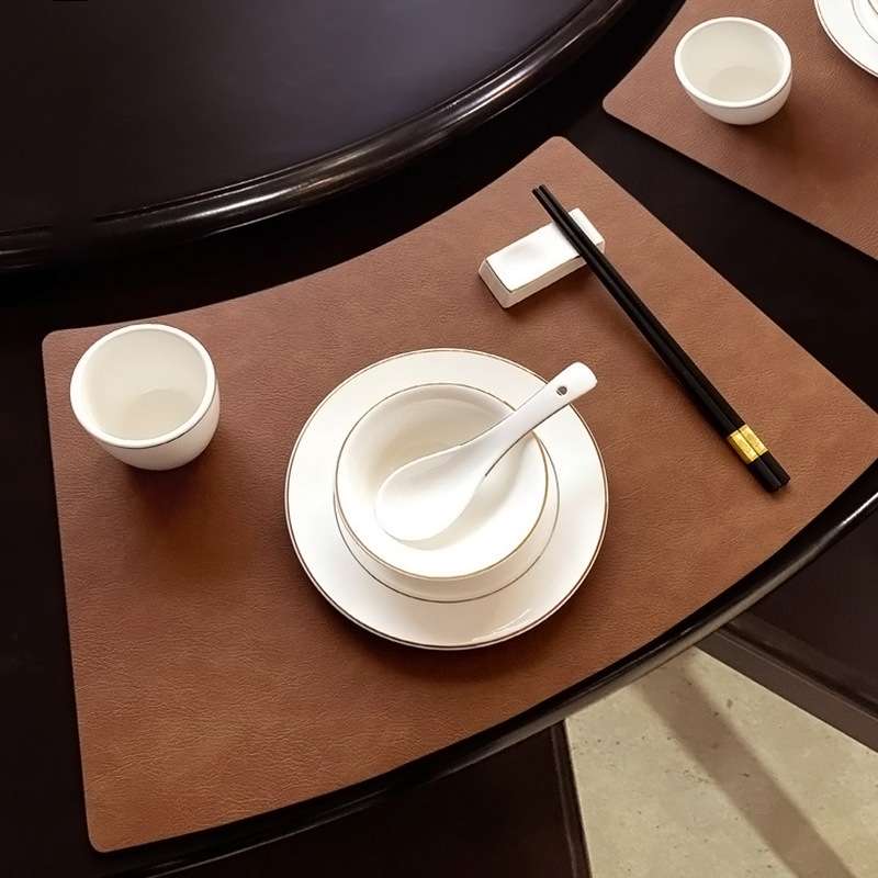 ランチョンマット モダン円形・無地・合皮製・プレースマット