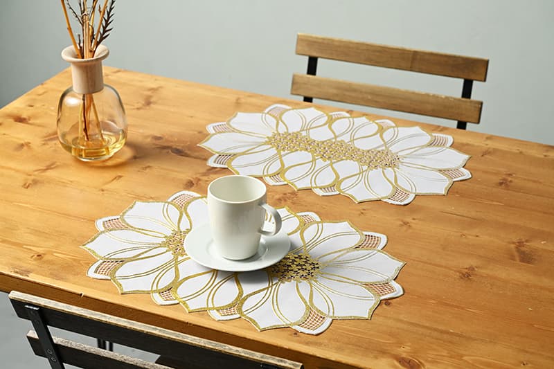 北欧風花柄ランチョンマット（同色2枚組）