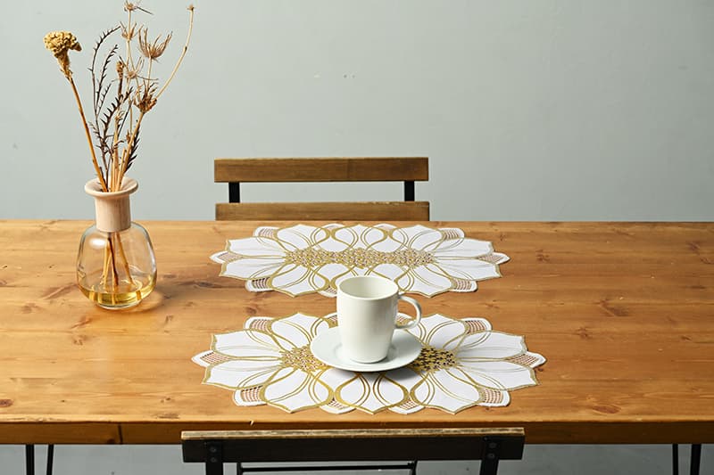 北欧風花柄ランチョンマット（同色2枚組）