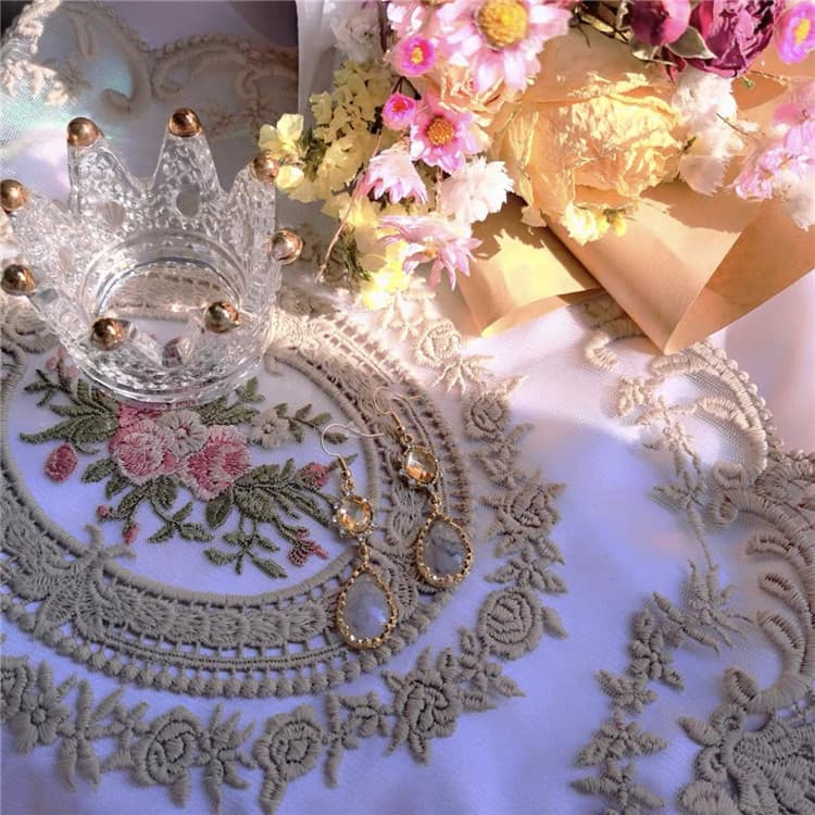 ランチョンマット 北欧風刺繍レーステーブルマット 花柄装飾クロス