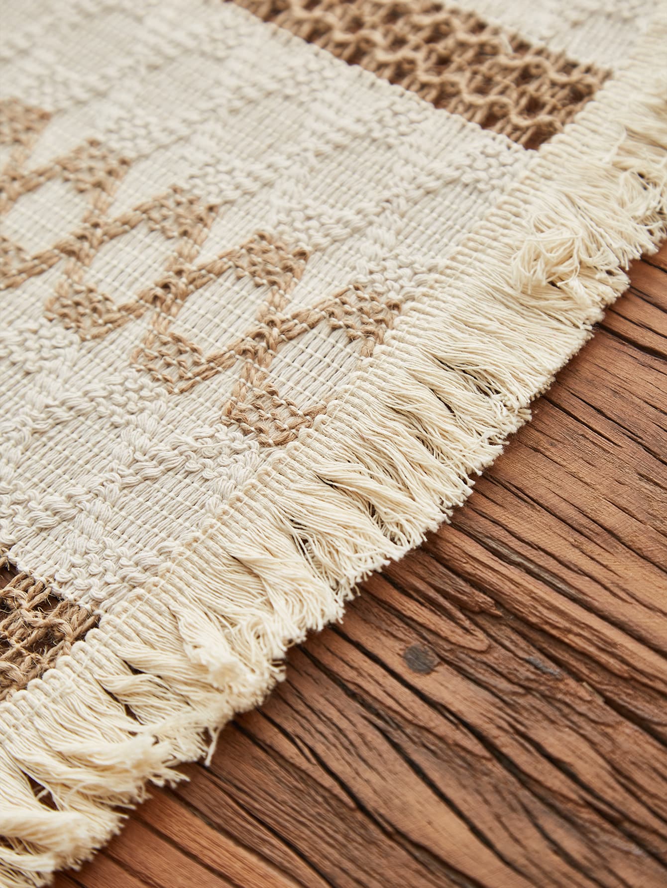 ランチョンマット 木の実と紅葉のモチーフ刺繍入りフリンジランチョンマット